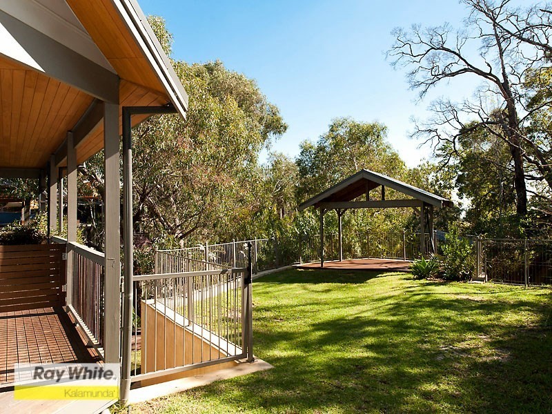 27 Persimmon Place, Kalamunda WA 6076