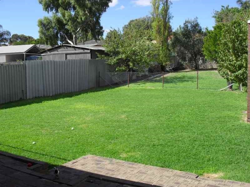 6 Mileti Road, Lesmurdie WA 6076