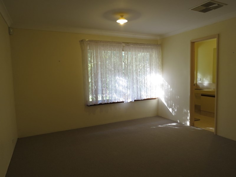 197 Lesmurdie Road, Lesmurdie WA 6076