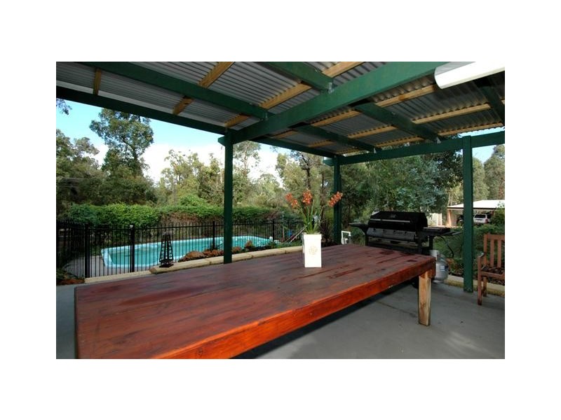 7 Bettenay Road, Roleystone WA 6111