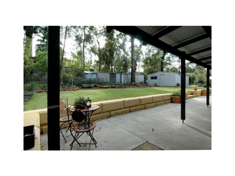 7 Bettenay Road, Roleystone WA 6111