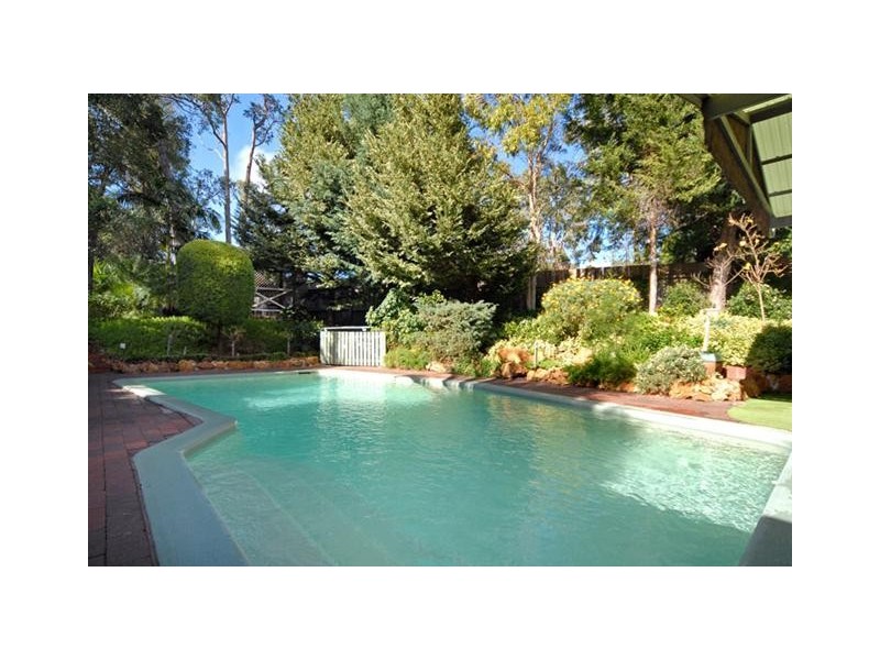 7 Schmitt Road, Kalamunda WA 6076