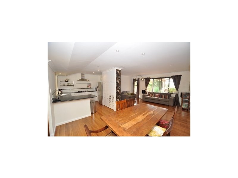 15 Snowball Road, Kalamunda WA 6076