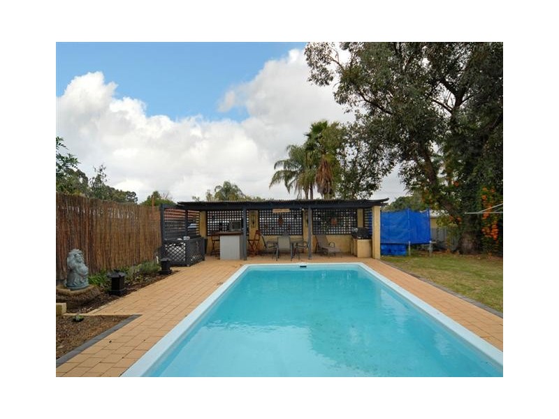 469 Kalamunda Road, High Wycombe WA 6057