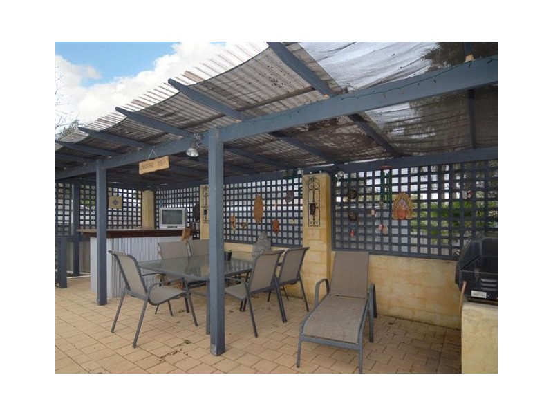 469 Kalamunda Road, High Wycombe WA 6057