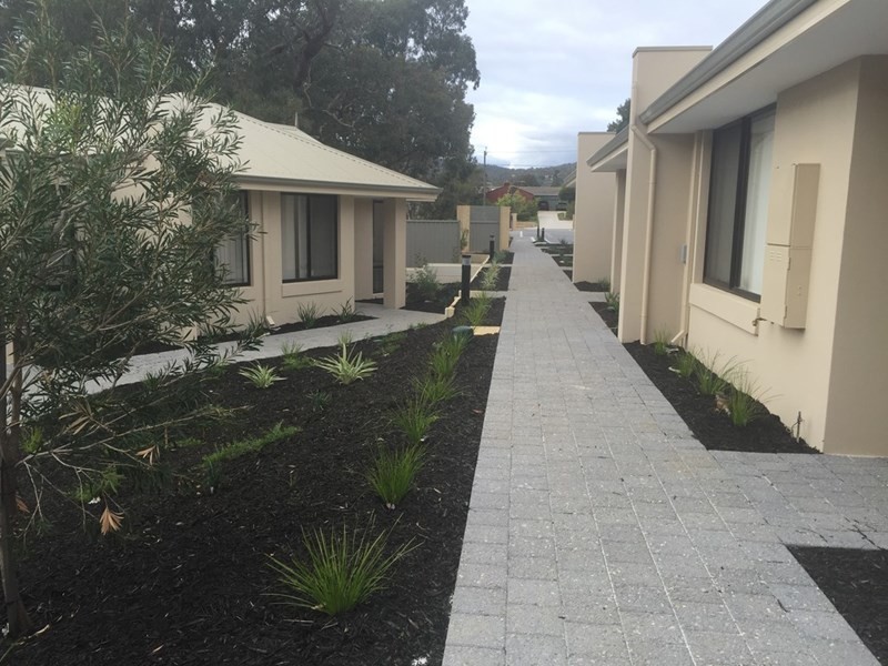 6/6 Strelitzia Avenue, Forrestfield WA 6058