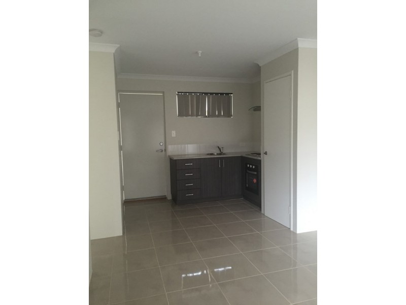 6/6 Strelitzia Avenue, Forrestfield WA 6058