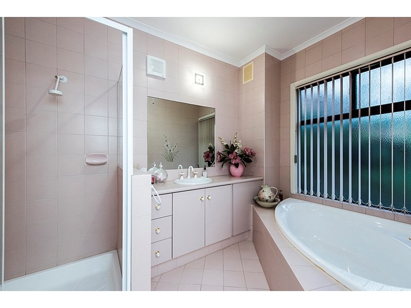 7 Dilkara Place, Kalamunda WA 6076