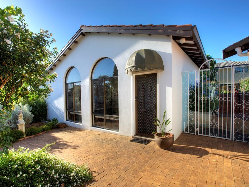 10 West Terrace, Maida Vale WA 6057