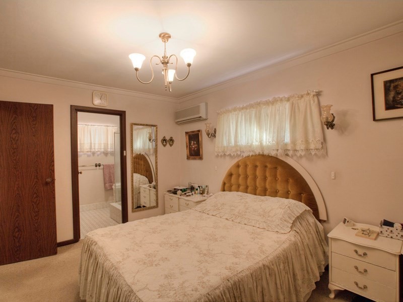 10 West Terrace, Maida Vale WA 6057