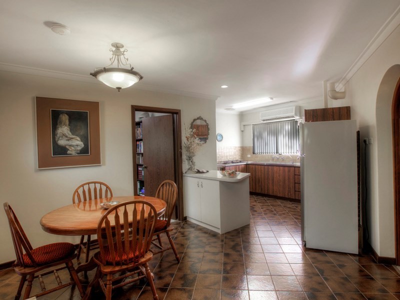 10 West Terrace, Maida Vale WA 6057