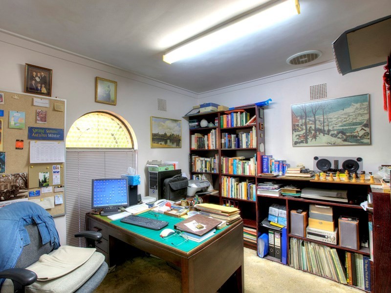 10 West Terrace, Maida Vale WA 6057