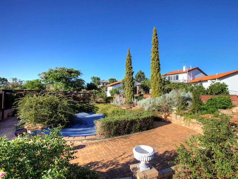 10 West Terrace, Maida Vale WA 6057