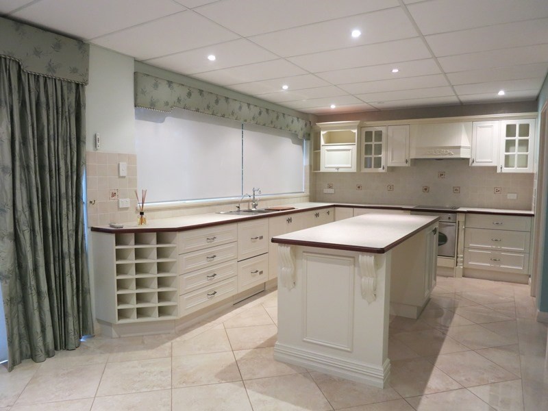 32 Whistlepipe Court, Forrestfield WA 6058