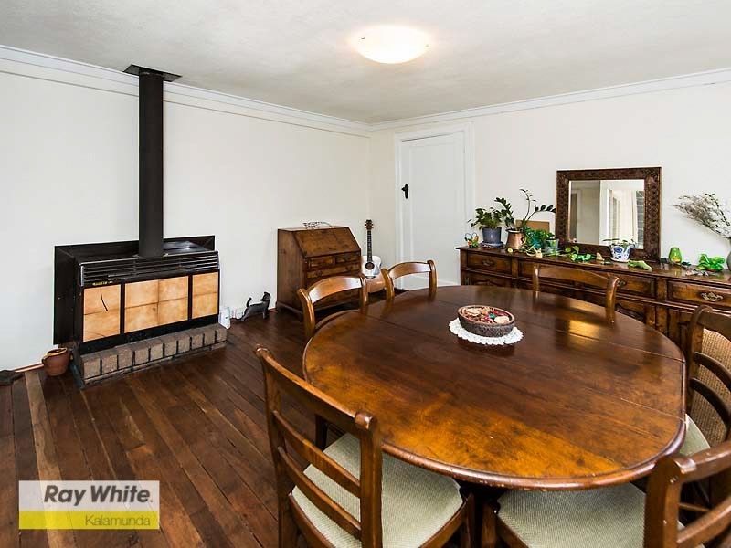 16 Coral Road, Kalamunda WA 6076