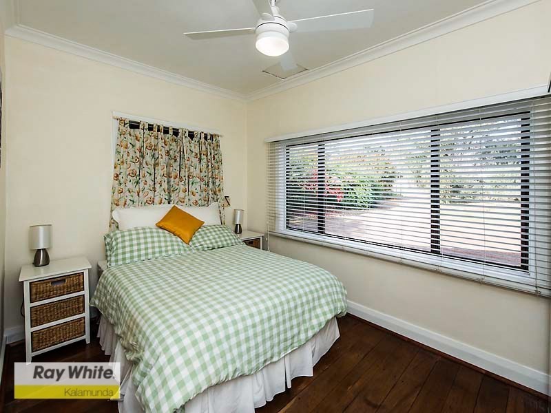 16 Coral Road, Kalamunda WA 6076