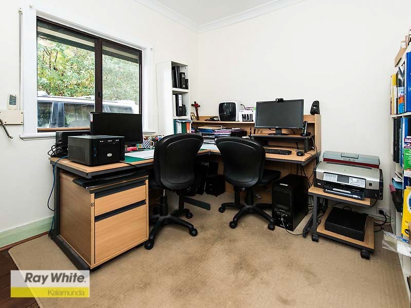 16 Coral Road, Kalamunda WA 6076