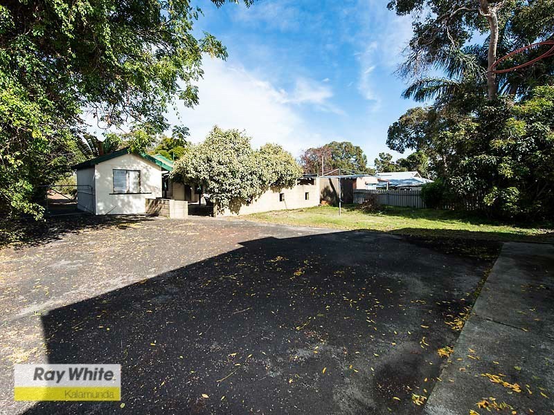 16 Coral Road, Kalamunda WA 6076