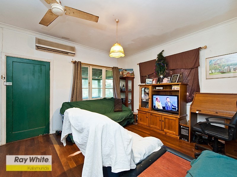 12 Stepney Road, Armadale WA 6112