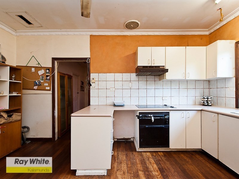 12 Stepney Road, Armadale WA 6112