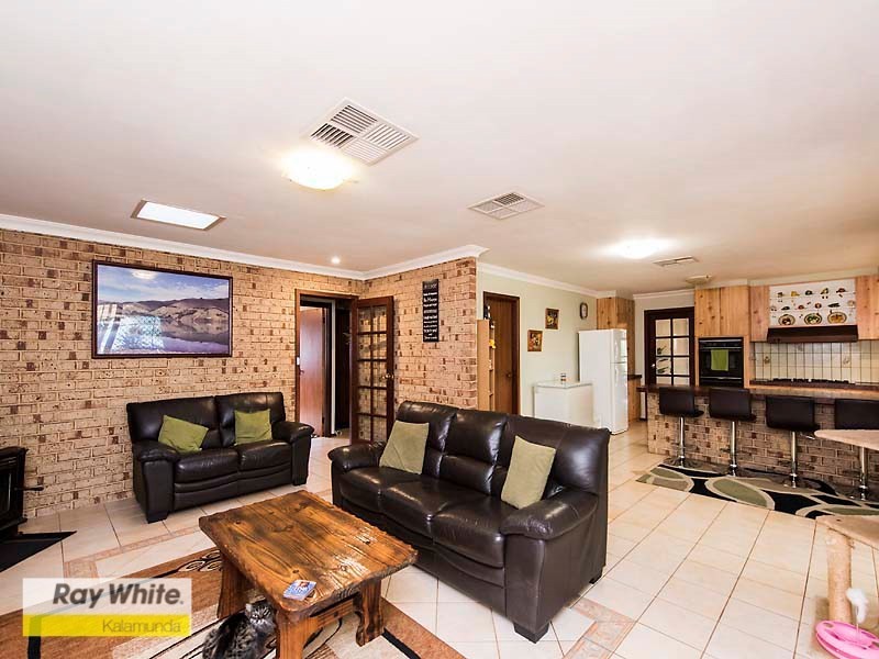 10 Ind Street, Lesmurdie WA 6076