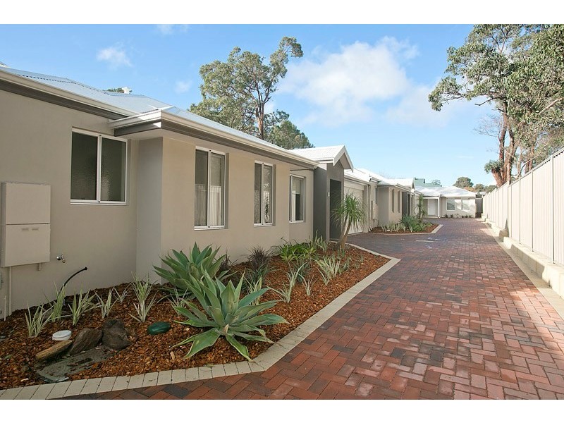 4/31 Boonooloo Road, Kalamunda WA 6076