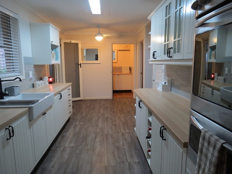 44 Ronneby Road, Lesmurdie WA 6076