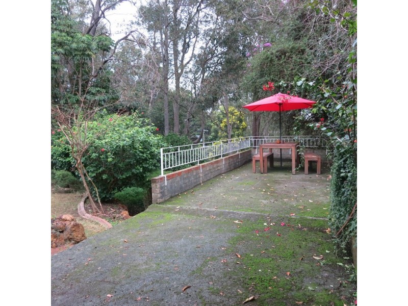 44 Ronneby Road, Lesmurdie WA 6076