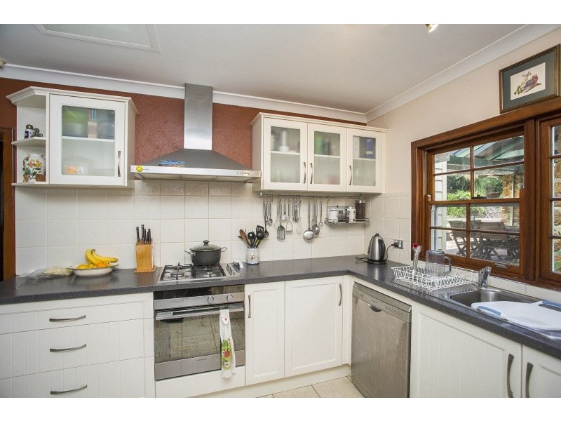 6 College Road, Gooseberry Hill WA 6076