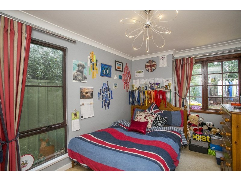 6 College Road, Gooseberry Hill WA 6076