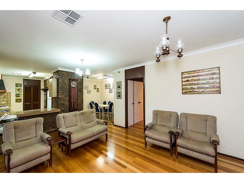 9 Cook Place, Lesmurdie WA 6076