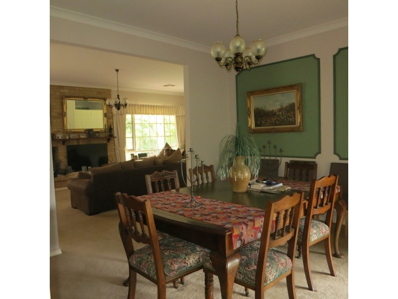 16 Emanuel Court, Wattle Grove WA 6107