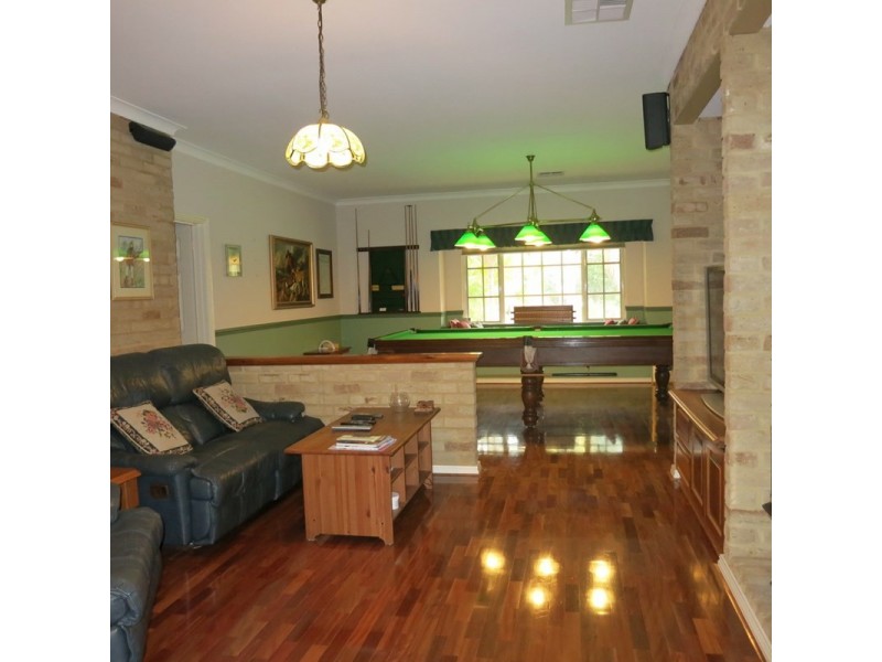 16 Emanuel Court, Wattle Grove WA 6107