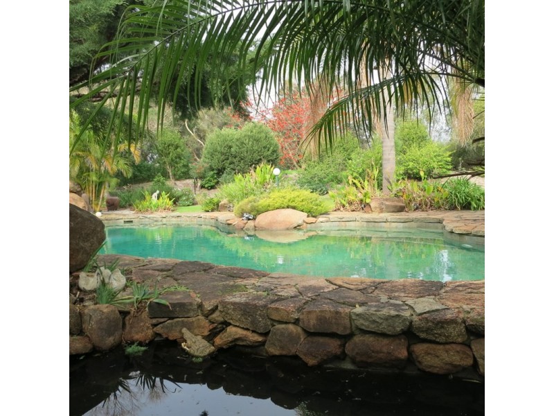 16 Emanuel Court, Wattle Grove WA 6107