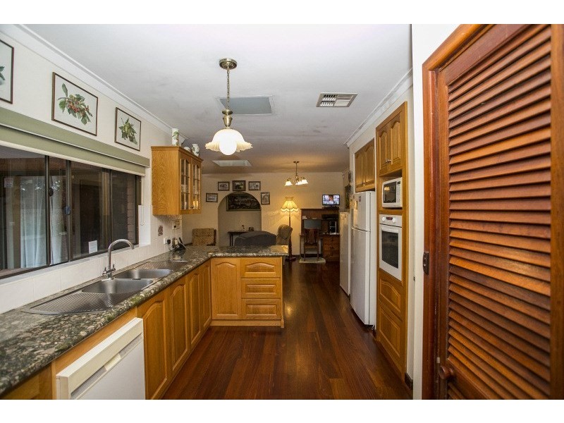 45 Palm Terrace, Forrestfield WA 6058