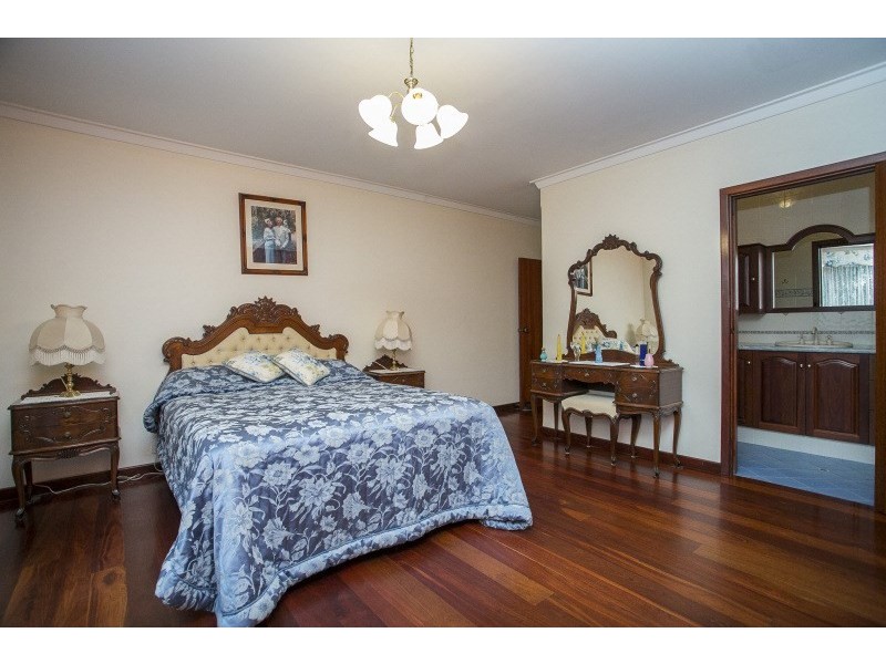 45 Palm Terrace, Forrestfield WA 6058