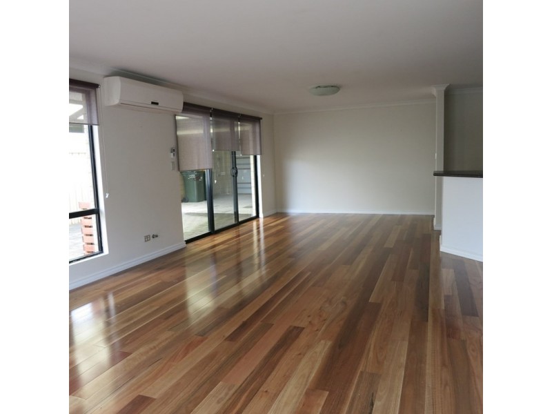 1 Extensa Road, Wattle Grove WA 6107