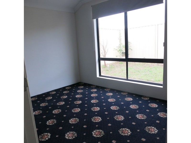 1 Extensa Road, Wattle Grove WA 6107