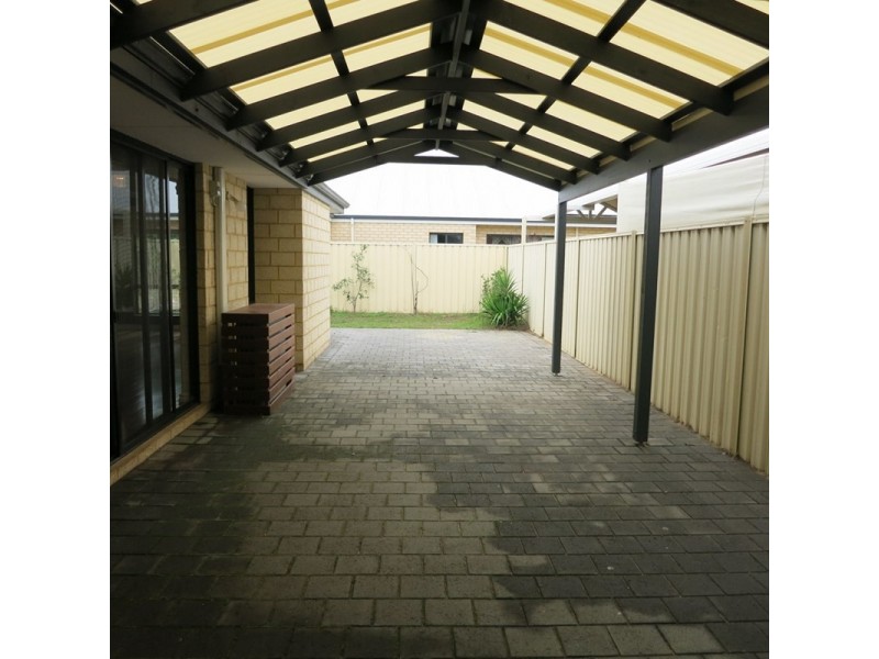 1 Extensa Road, Wattle Grove WA 6107