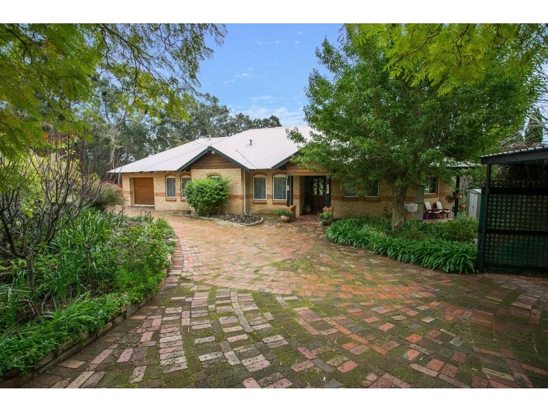 12 Walbeck Road, Kalamunda WA 6076