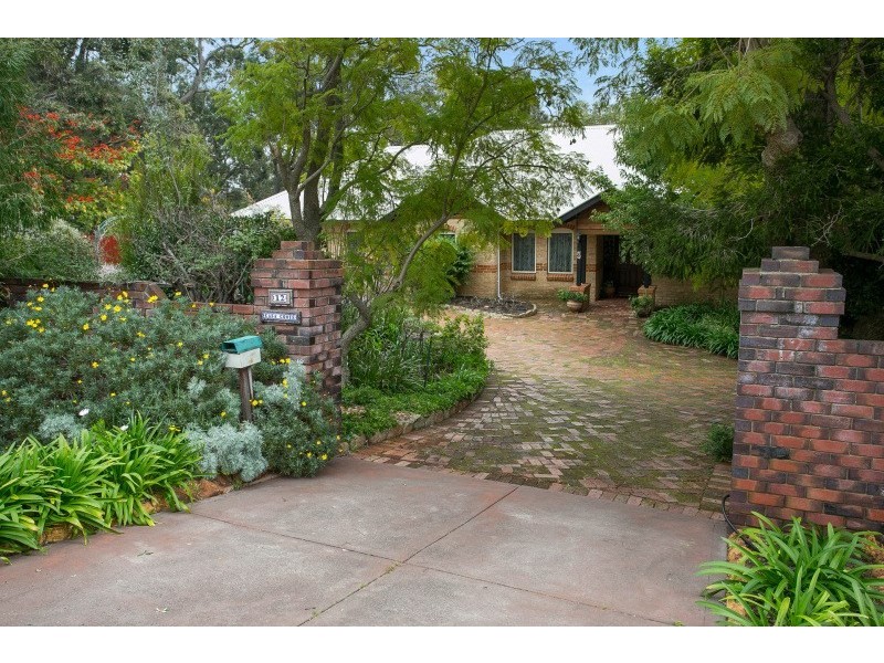 12 Walbeck Road, Kalamunda WA 6076