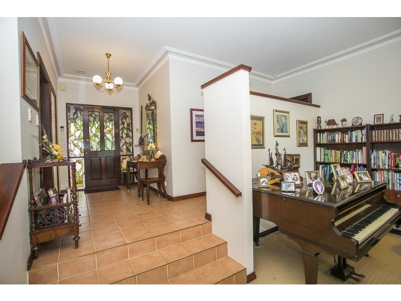 12 Walbeck Road, Kalamunda WA 6076