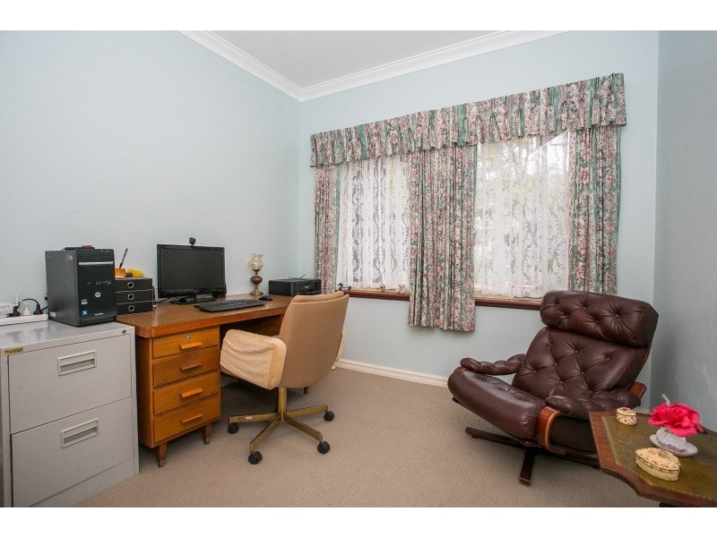 12 Walbeck Road, Kalamunda WA 6076