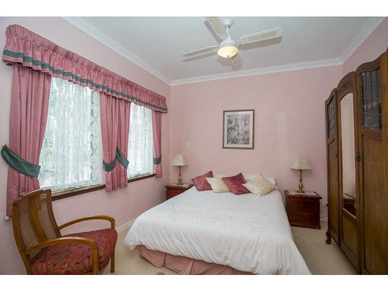 12 Walbeck Road, Kalamunda WA 6076