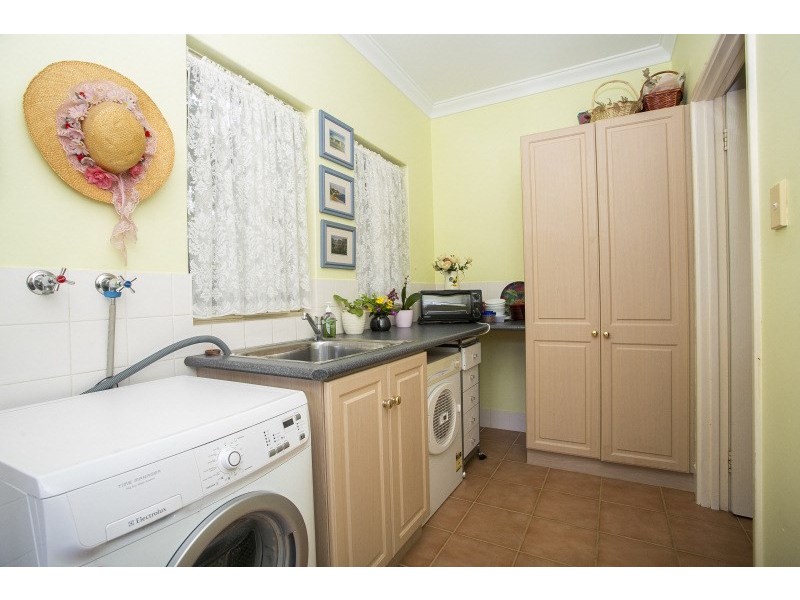 12 Walbeck Road, Kalamunda WA 6076