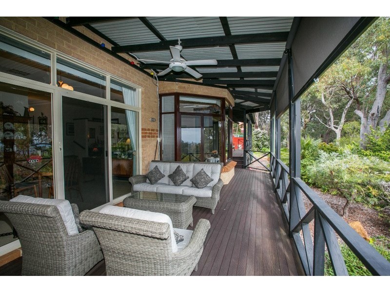 12 Walbeck Road, Kalamunda WA 6076