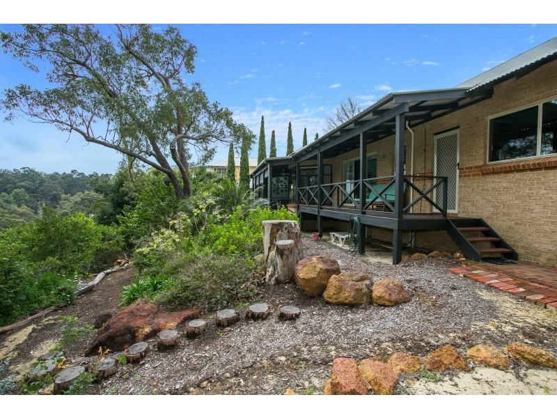 12 Walbeck Road, Kalamunda WA 6076