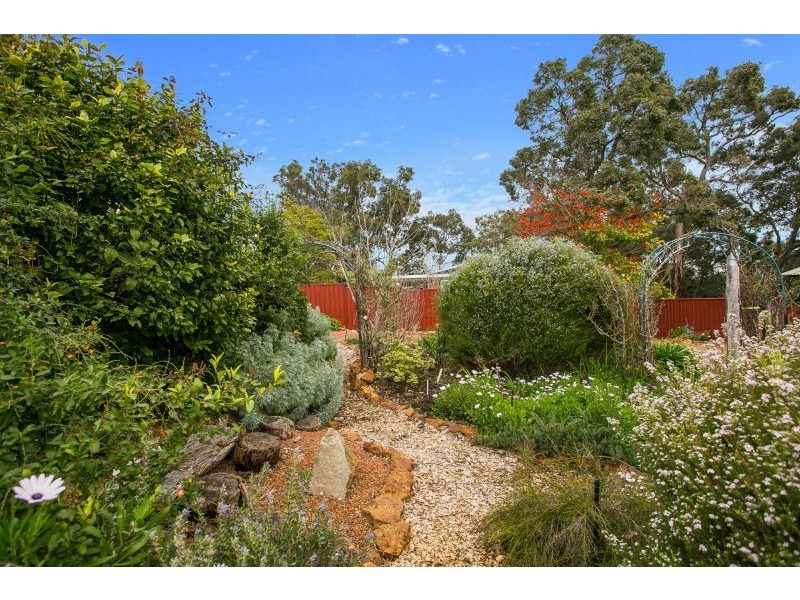 12 Walbeck Road, Kalamunda WA 6076