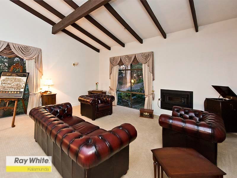 69 Basildon Road, Lesmurdie WA 6076