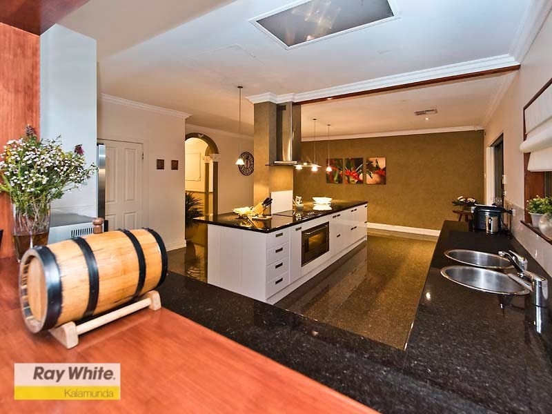 69 Basildon Road, Lesmurdie WA 6076